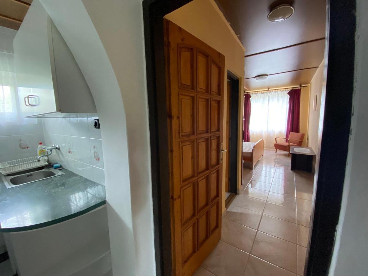 Toereki 34 Vendeghaz Apartment Siofok Luaran gambar